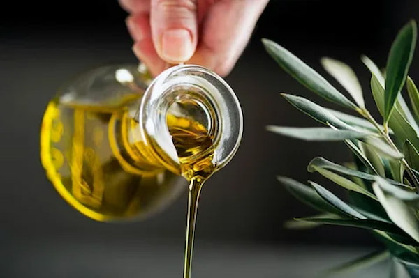 تصویر 4 از قیمت روغن زیتون مخصوص + خرید باور نکردنی